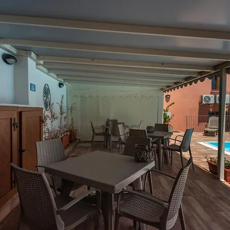 Relaxing Cristal Blu Sleeps 3 Persons