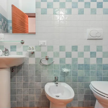 Relaxing Cristal Blu Sleeps 3 Persons アパート サンタ・テレーザ・ガッルーラ