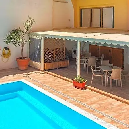 Relaxing Cristal Blu Sleeps 3 Persons Apartmán